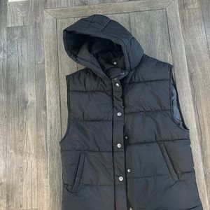 American Eagle Outdoor Puff Vest with attached hood